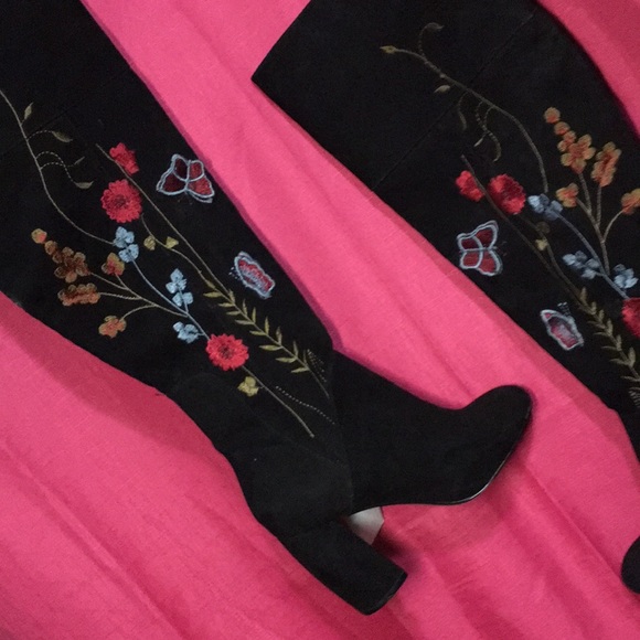 3-D butterfly embroidered black suede boots - Picture 4 of 6